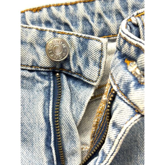 Monki Kimono High Relaxed 100% Cotton Mom Jeans Light Wash Women’s Size 28 - Picture 4 of 8